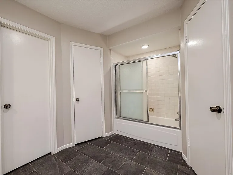131 Cove Cir — Photo 28
