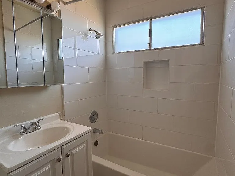 1816 J Ave #D — Photo 9