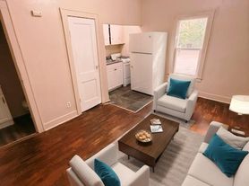 914 Eureka St, Lansing, MI