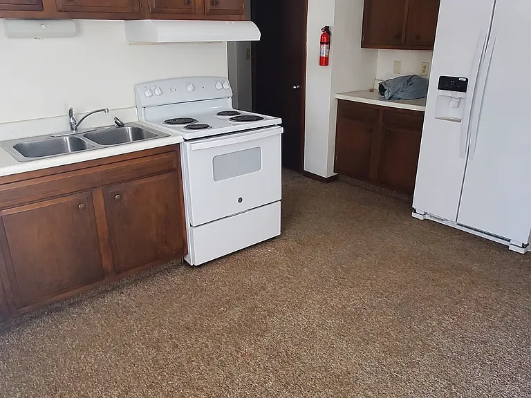 1710 Westridge Ct — Photo 4