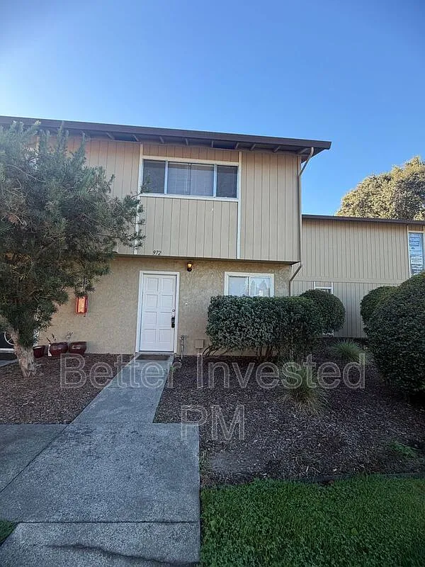 2 bed, 1.5 bath, 1100 sqft, $1,900 — Photo 1