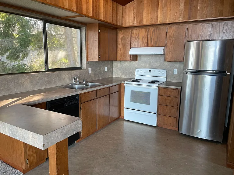 2269 Cranes Landing Dr — Photo 3