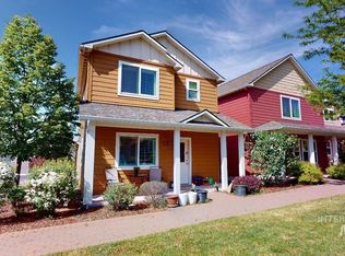 1386 Bristol Rd, Moscow, ID 83843