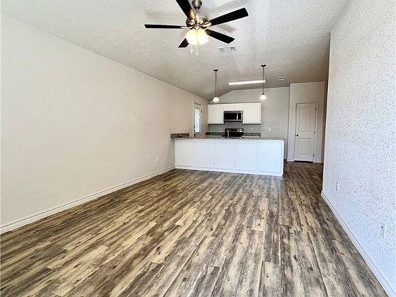 2nd image of 301 Dolphin Dr