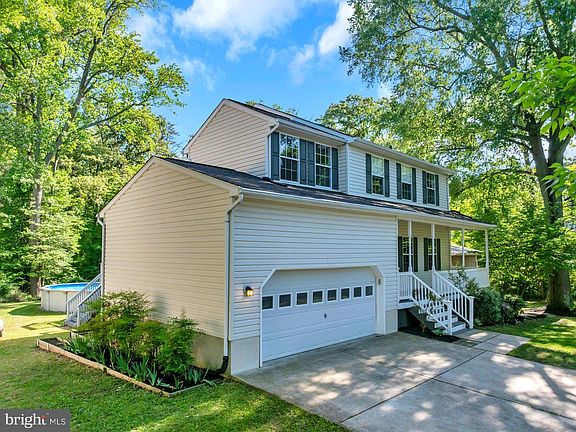3rd image of 8121 Sagamore Way