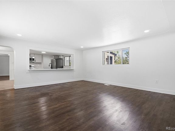 5th image of 850 S Everett Street