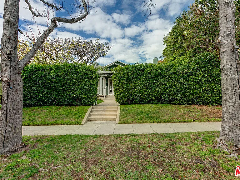 1441 N Ogden Dr — Photo 3
