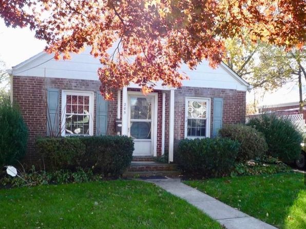 205 E Park Pl