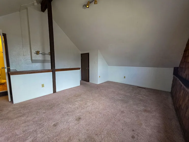 1742 Walnut — Photo 13