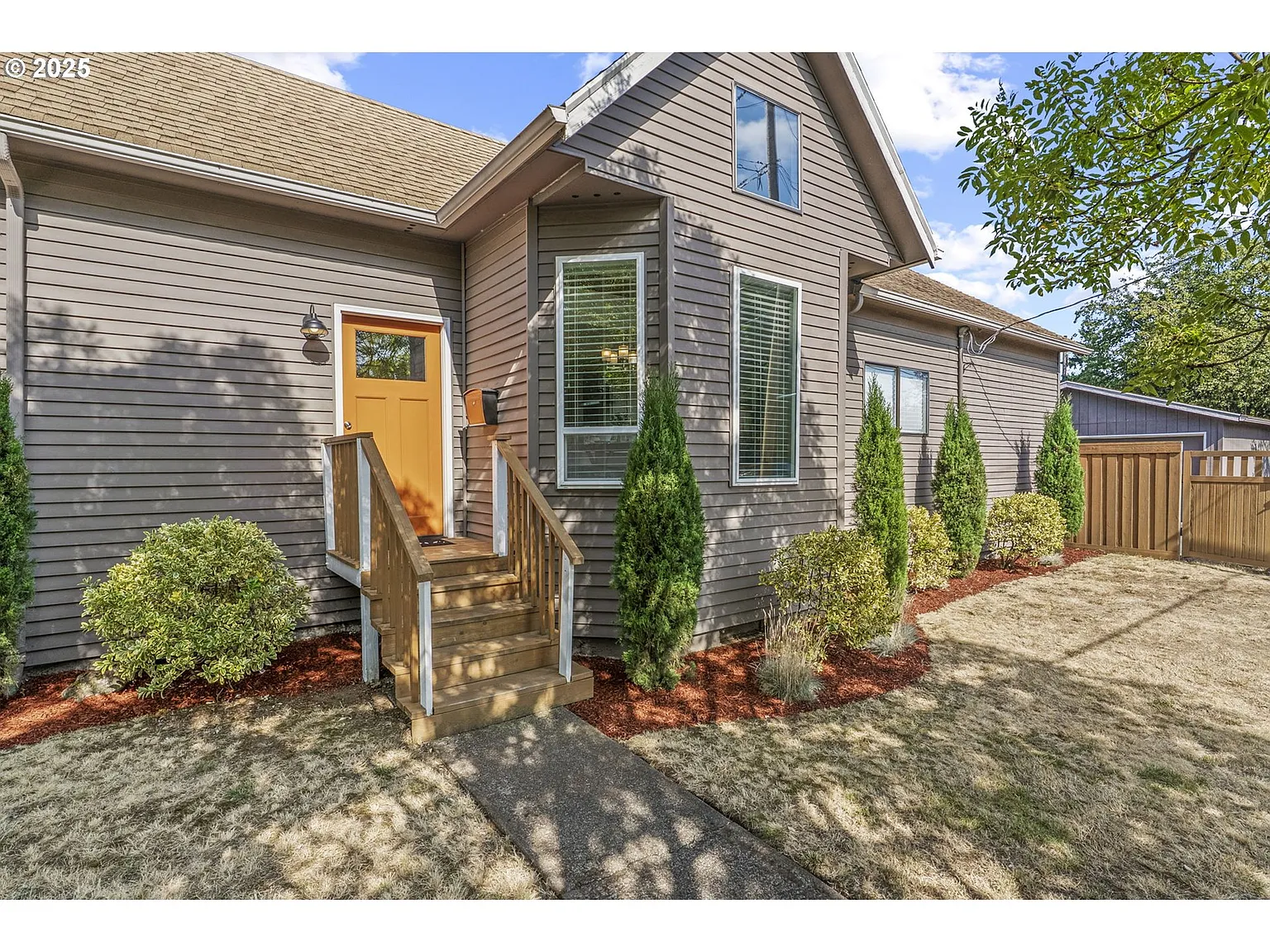 6849 SE Knight St photo 1