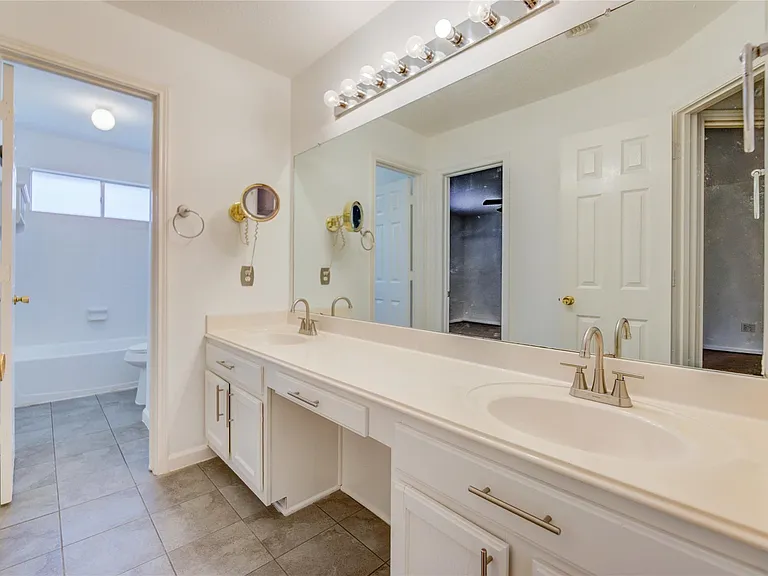 16464 Beewood Glen Dr — Photo 36
