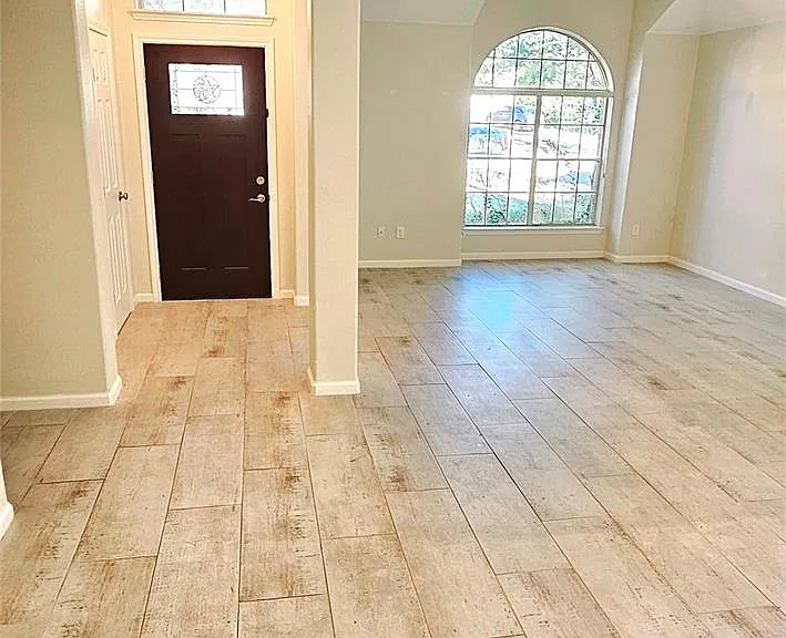 140 S Winterport Cir — Photo 3