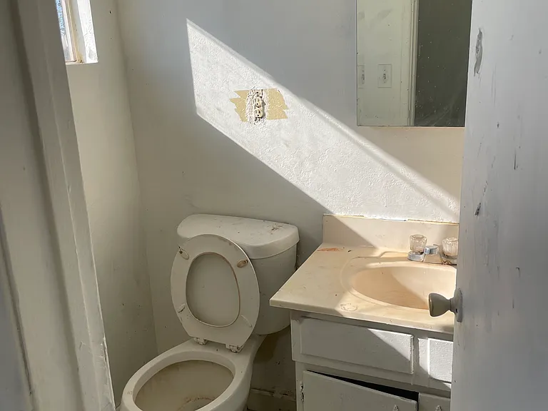 21281 Park Ave — Photo 5