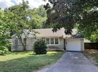 1676 E Madison St, Springfield, MO 65802