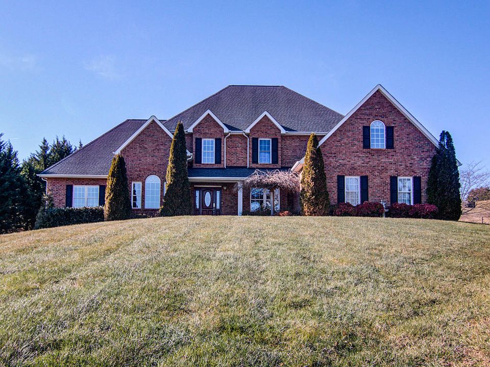 1st image of 53 Fox Moor Ct