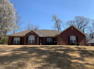 290 Ridgewood Dr, Pontotoc, MS 38863