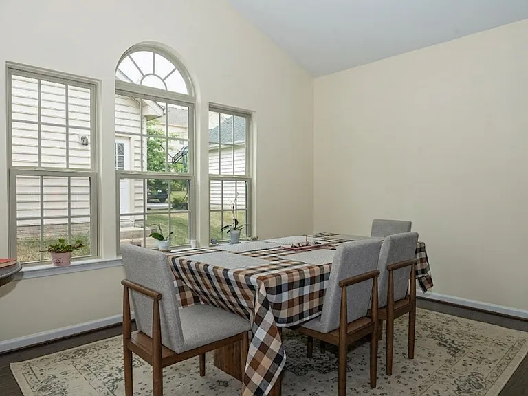 1415 Village Green Way — Photo 11