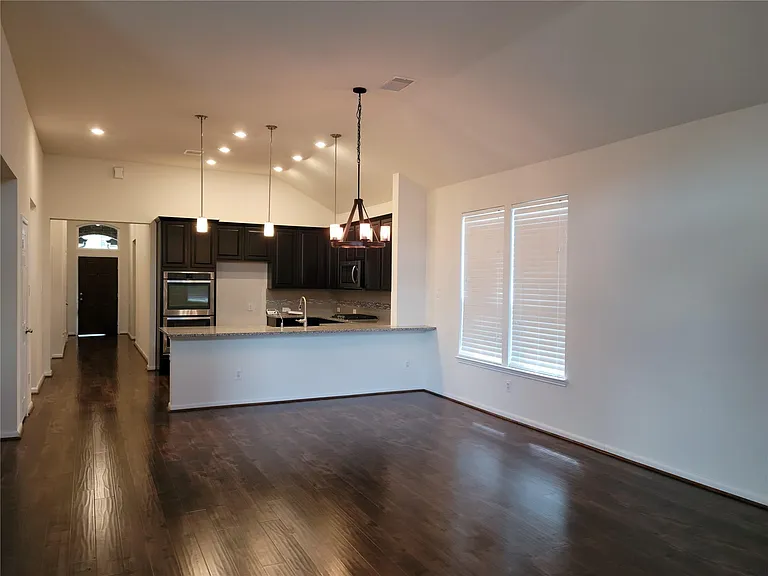 1128 Swinford Ct — Photo 4