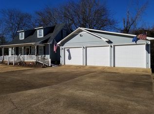 70 Claybrook Dr, Savannah, TN 38372