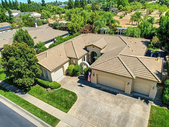 2nd image of 9341 Courtney Way