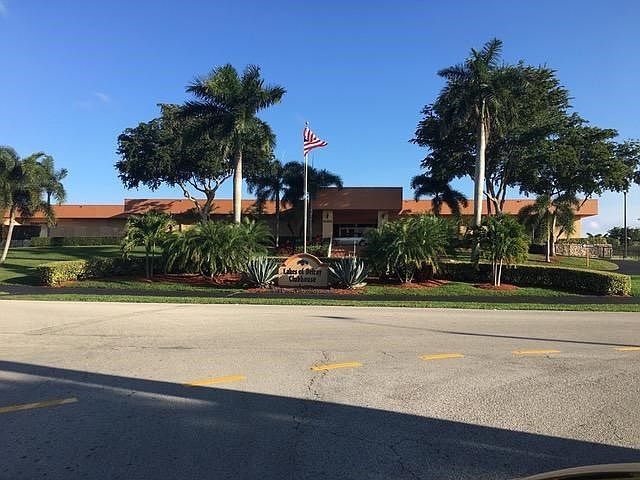 LAKES OF DELRAY