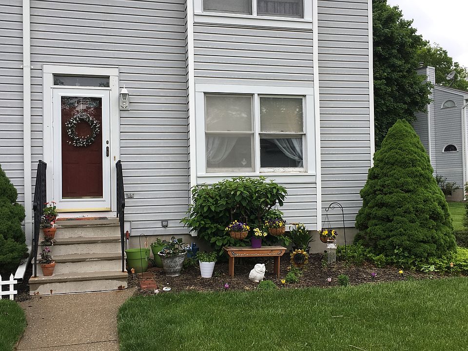 1st image of 15 Village Dr