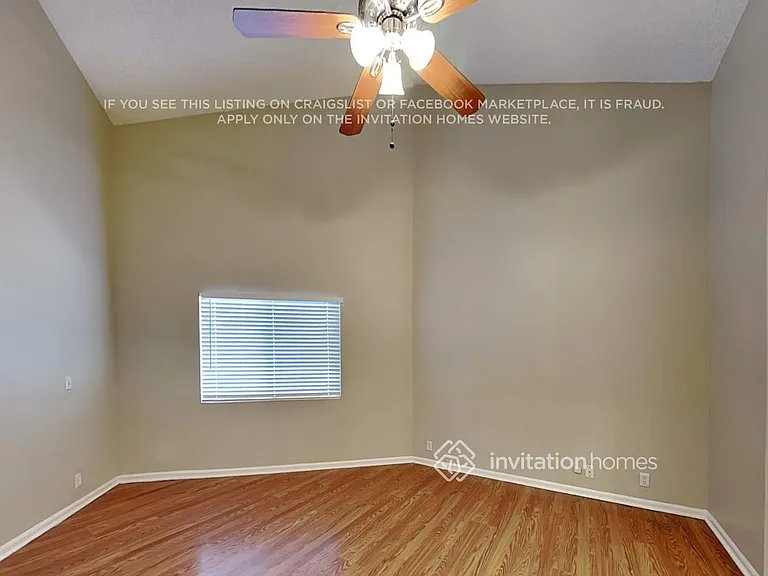 11324 N 81st Dr — Photo 8