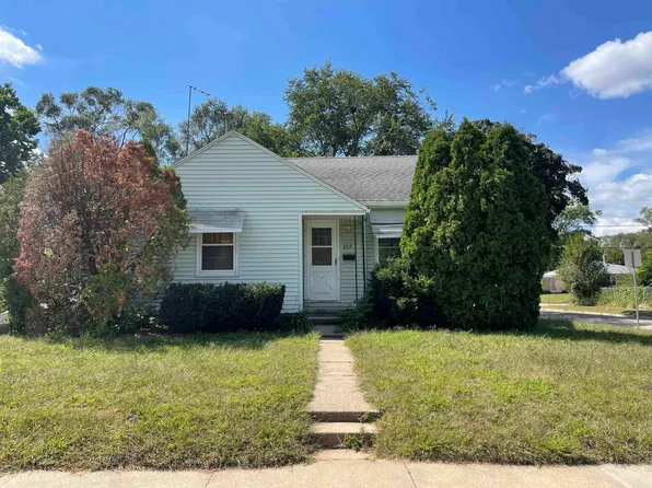 657 Sherman Ave, Waterloo, IA 50703