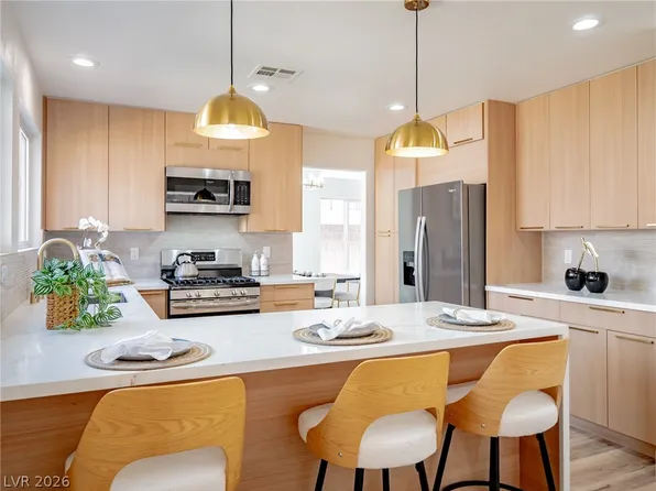 9364 Sparkling Waters Ave, Las Vegas, NV 89129