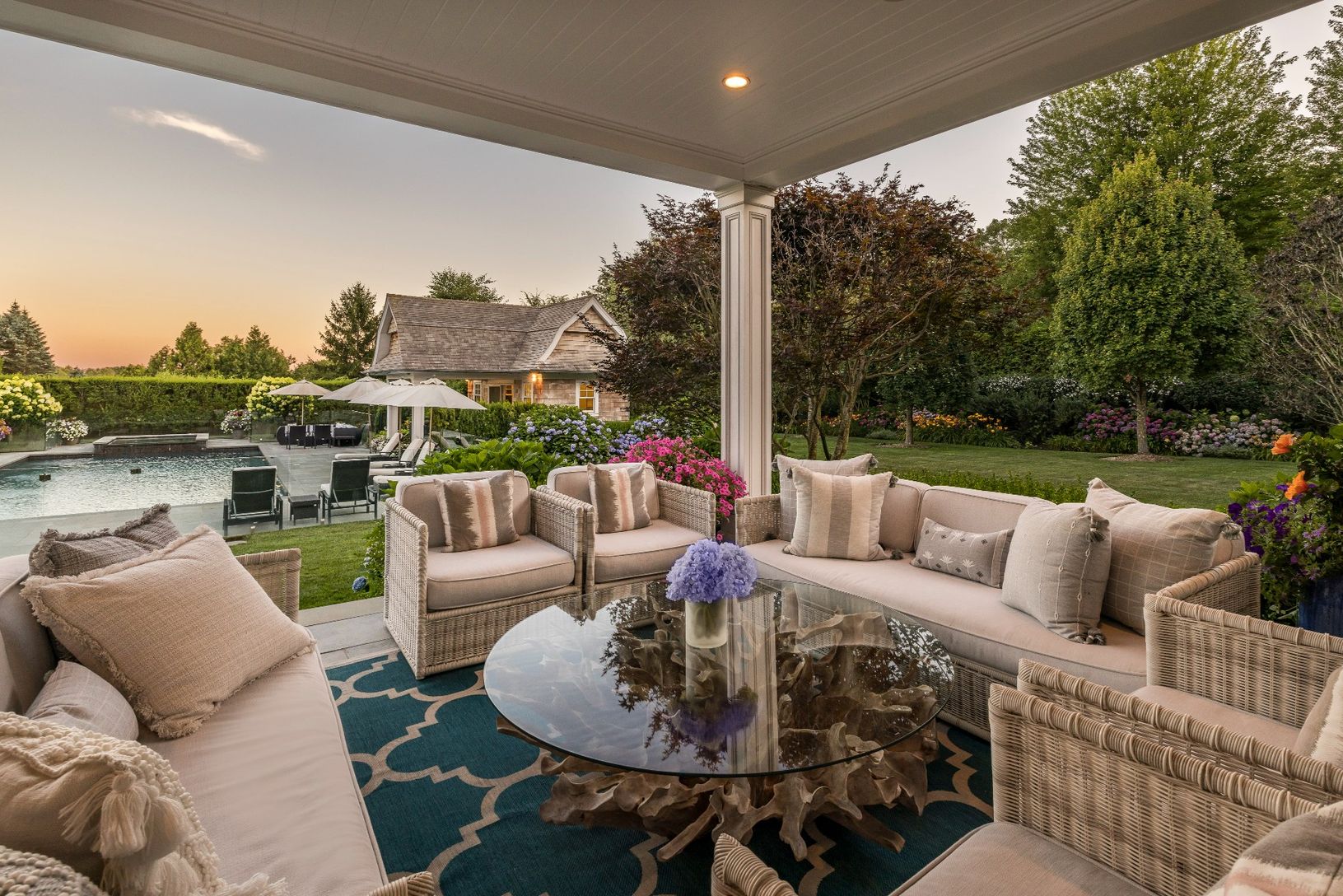 Relaxing setting as nightfall approaches