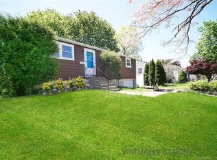 7 Sleepyhollow Dr, Norwalk, CT 06851