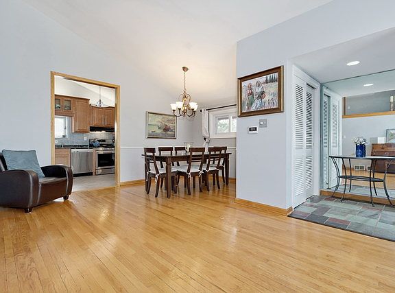 4th image of 3119 Hill Ln