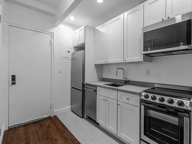 24 5th Ave #1116 — Photo 5