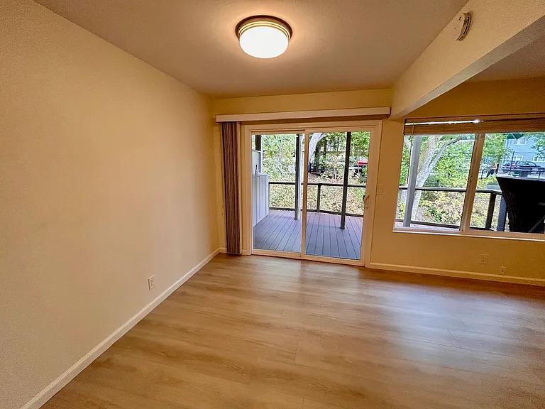 3543-3559 Wildwood Ln #3545 — Photo 8