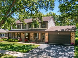 215 Alpine Dr, Lake Zurich, IL 60047