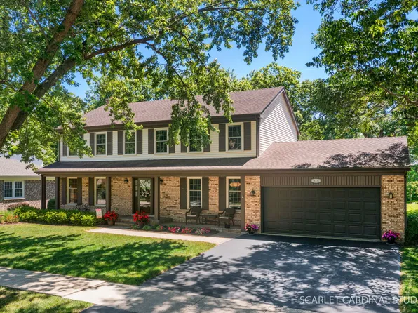 215 Alpine Dr, Lake Zurich, IL 60047