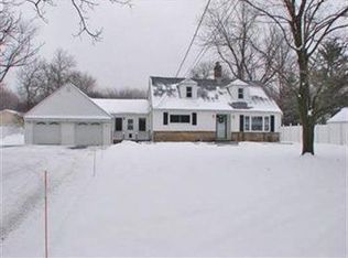 2977 Rockefeller Rd, Willoughby Hills, OH 44092