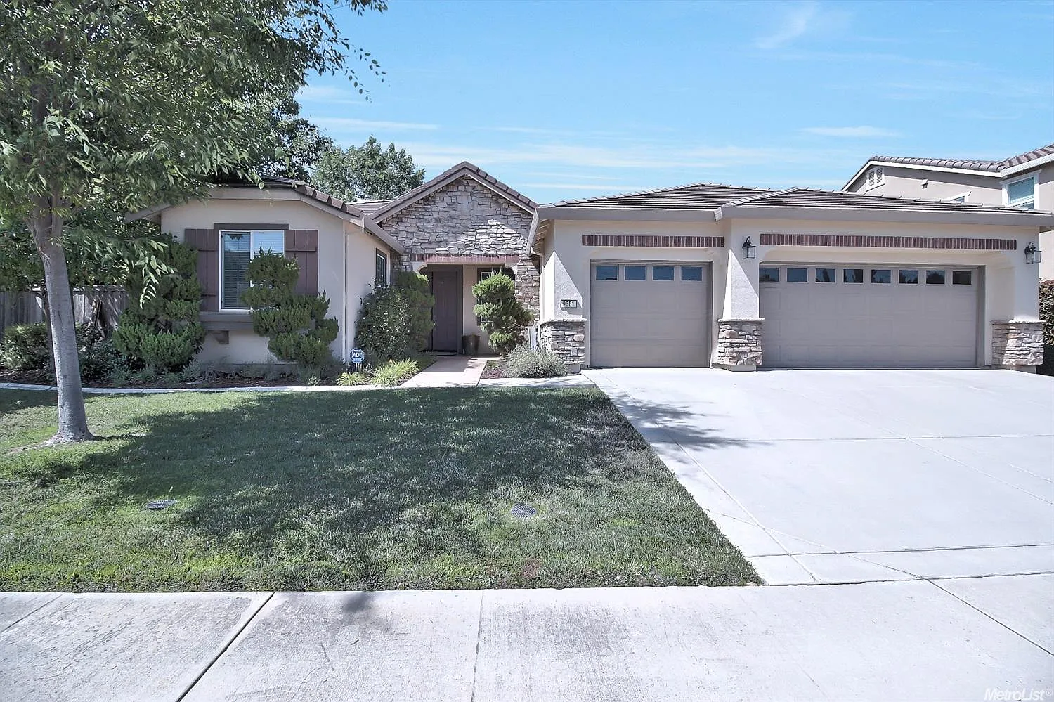 9881 Izilda Ct photo 1