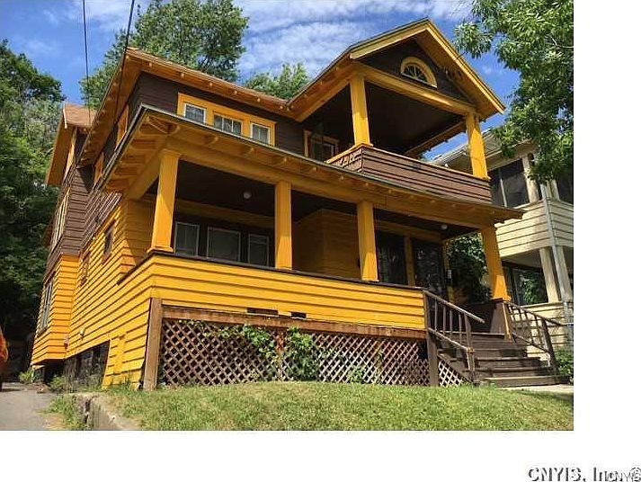 1st image of 216-18 Valley Dr