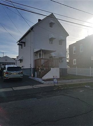 2nd image of 77 Albert St
