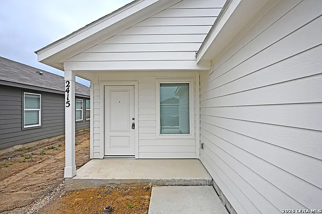 2415 Shady Grv — Photo 2