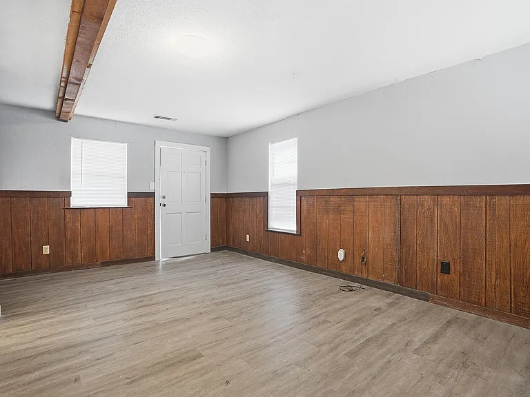 1412 Chase Ave — Photo 10