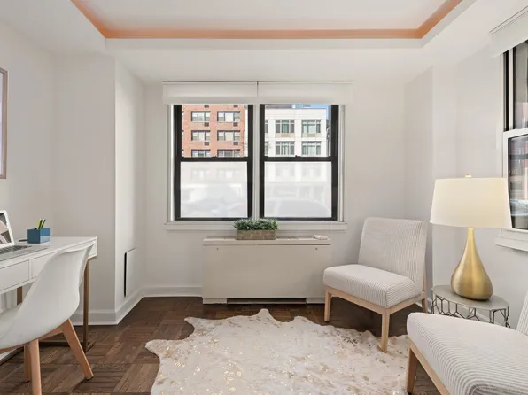 201 East 21st Street 1A image 3 of 8