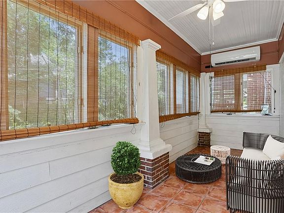 3rd image of 523 Candler St