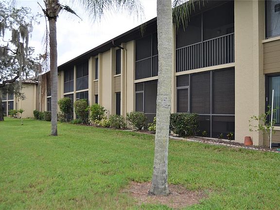 5th image of 4000 OAKVIEW DRIVE #L8