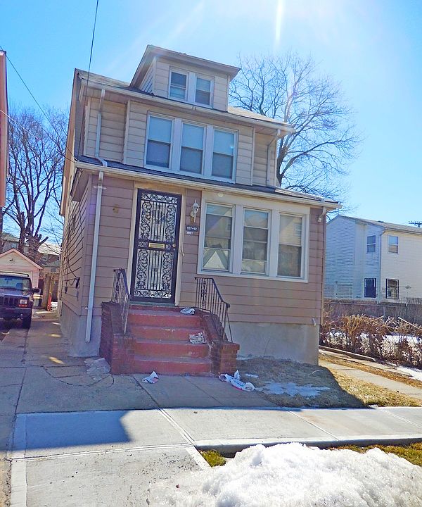 1st image of 187-12 Tioga Dr