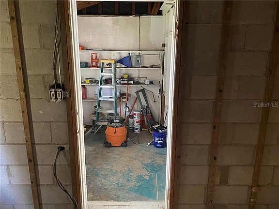 5th image of 6826 Derrick Dr
