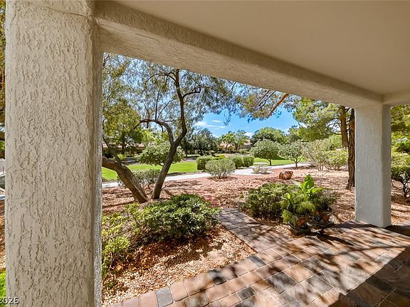 2nd image of 2648 Highvale Dr