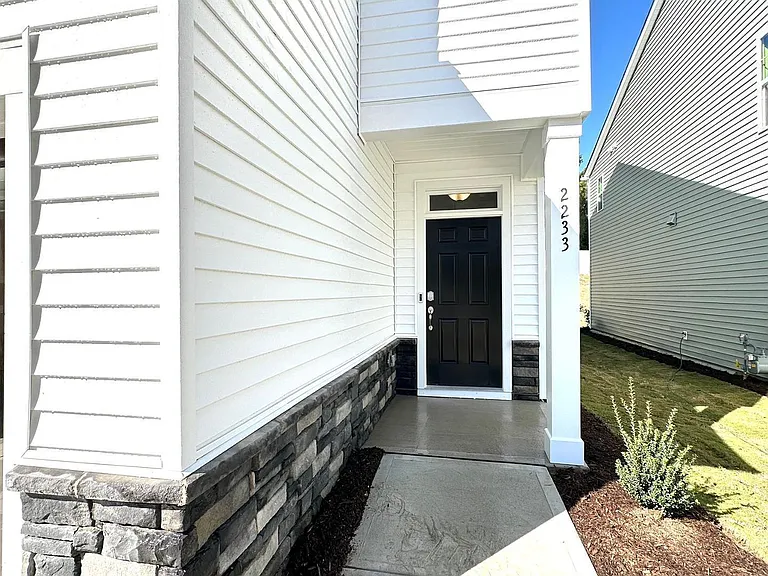 2233 Cape May Ln — Photo 4