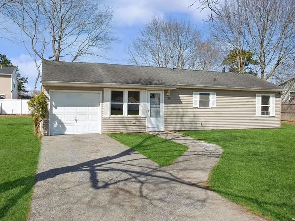 736 Bourdois Avenue, Bellport, NY 11713
